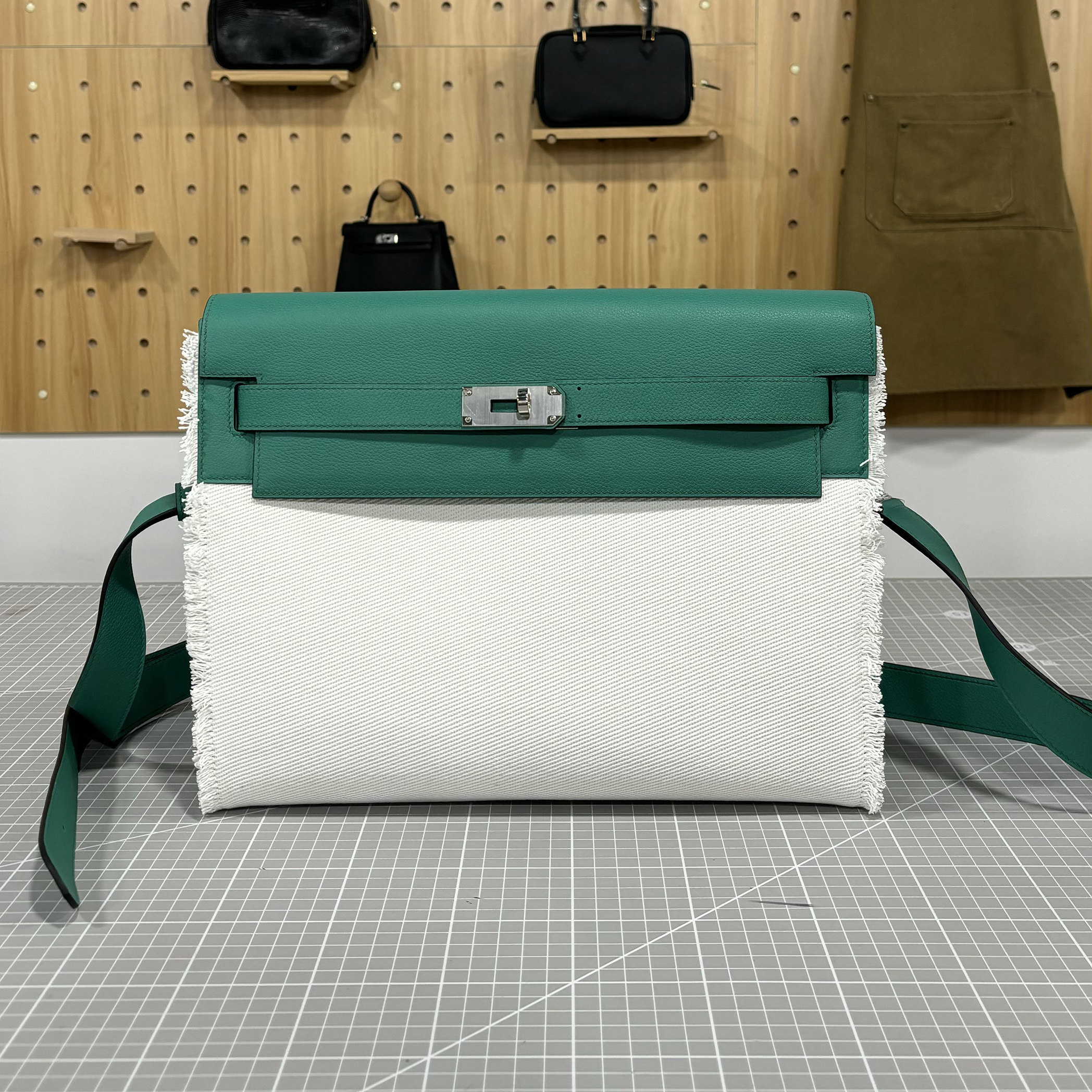 Kelly messenger “7V Lagon EVE Leather 01Blanc Canvas Leather PHW